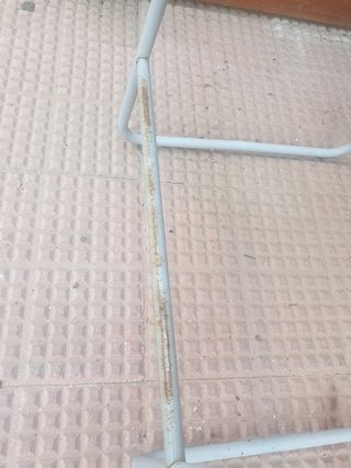 4 Taburetes altos grises y blancos