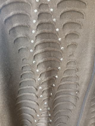Maglione marrone lavorato a maglia