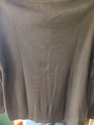 Maglione marrone lavorato a maglia