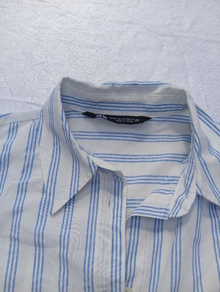 Camicia a righe blu e bianca