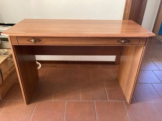 Scrivania in legno