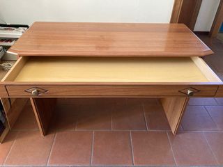 Scrivania in legno