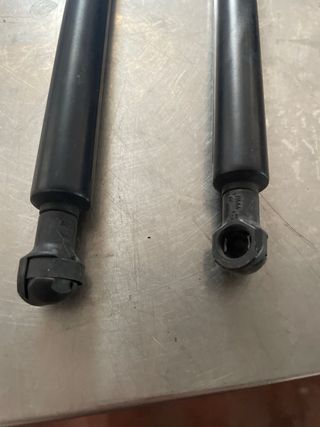 Pistoni a gas cofano BMW E46 (2pz)