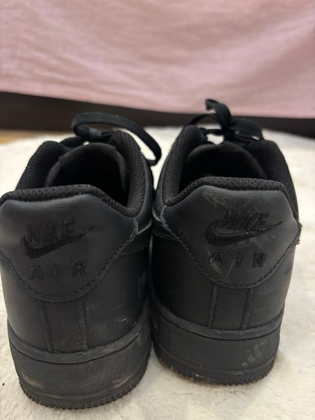 Nike Air Force 1 - Negras