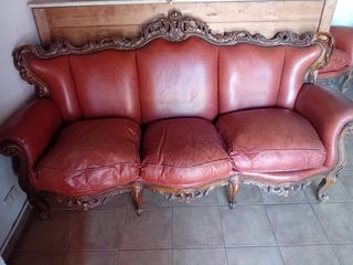 Divano e 2 poltrone barocche in pelle