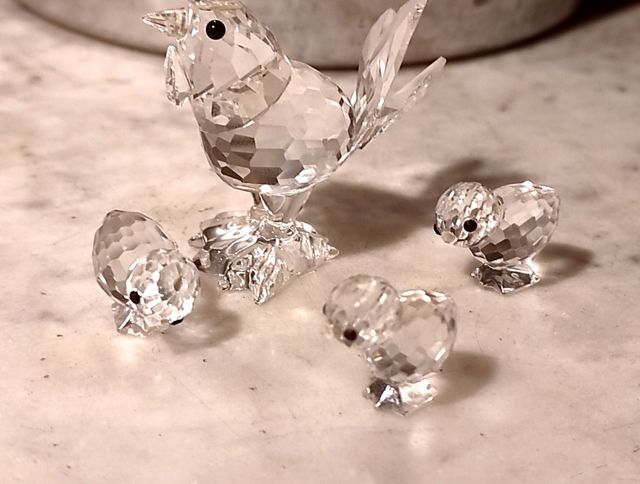 Gallina y 3 pollitos Svarosky