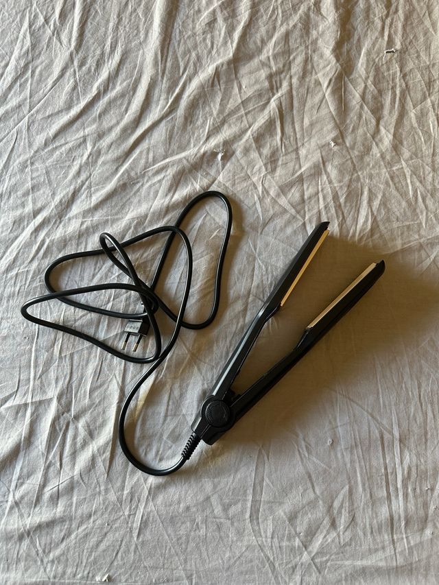 Plancha de pelo onduladora nueva con etiquetas