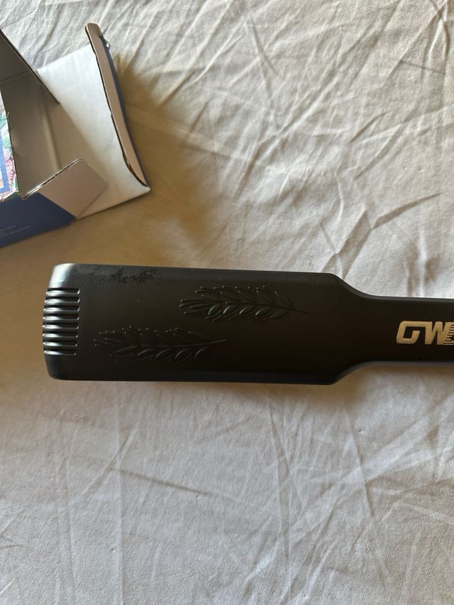 Plancha de pelo onduladora nueva con etiquetas