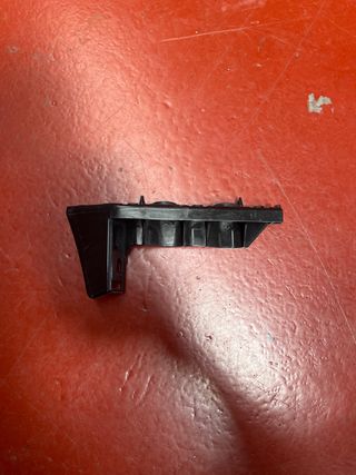 Soporte paragolpes León ST
