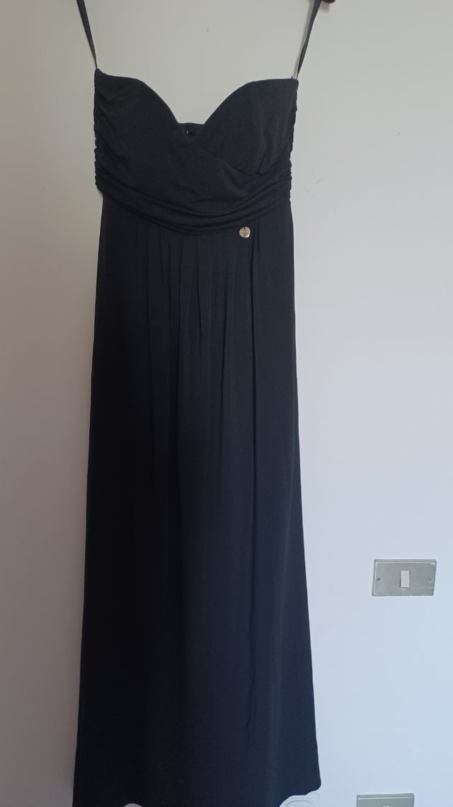 Abito lungo nero scollo a cuore