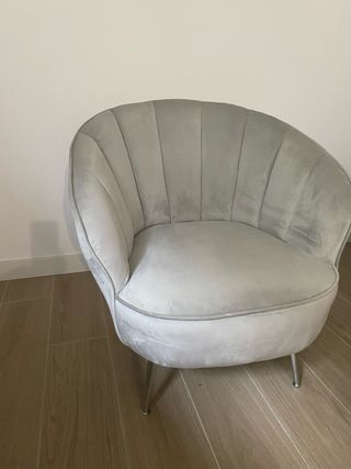 Sillón gris terciopelo moderno
