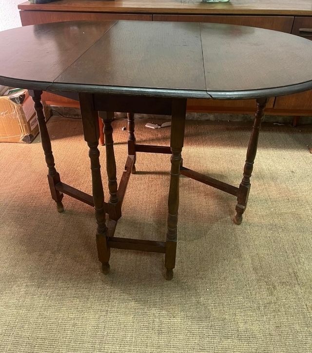 Mesa francesa oval extensible de madera