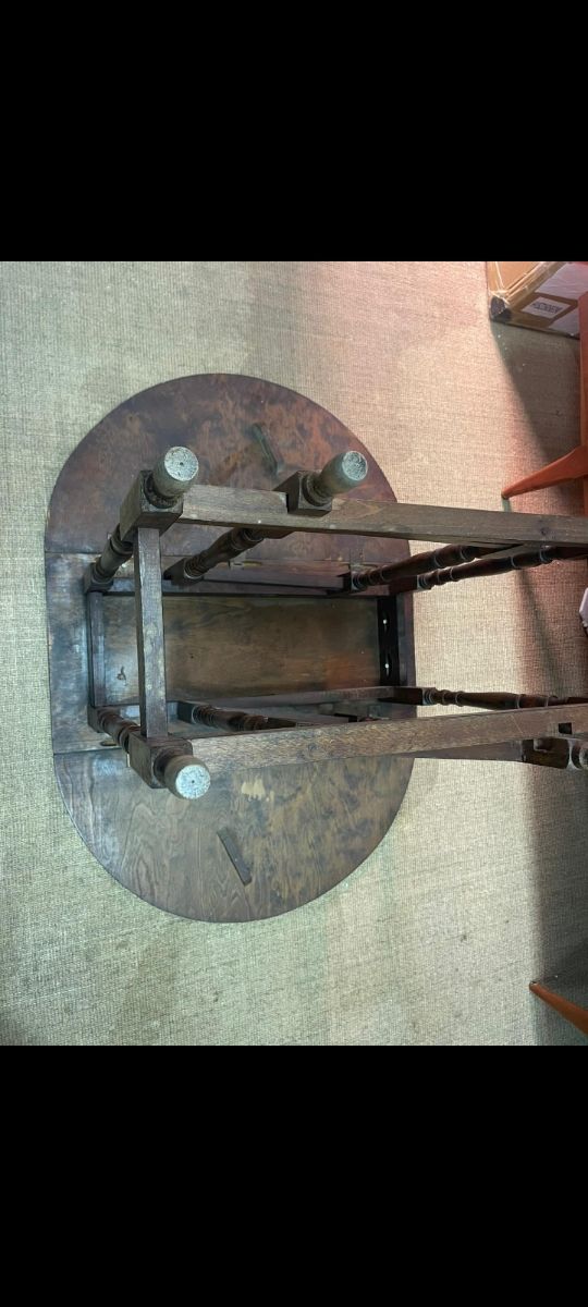 Mesa francesa oval extensible de madera