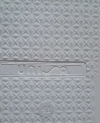 LOTE 2 calzados Sandalias Unisa amarillas  Y depor