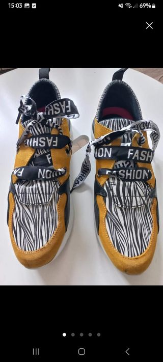 LOTE 2 calzados Sandalias Unisa amarillas  Y depor