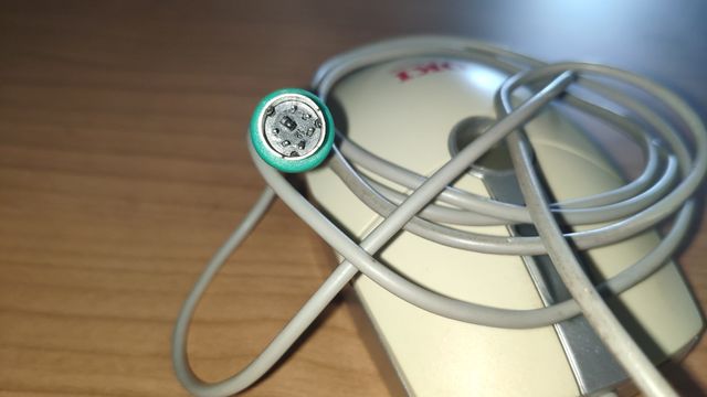 Ratón Logitech PS/2 Beige