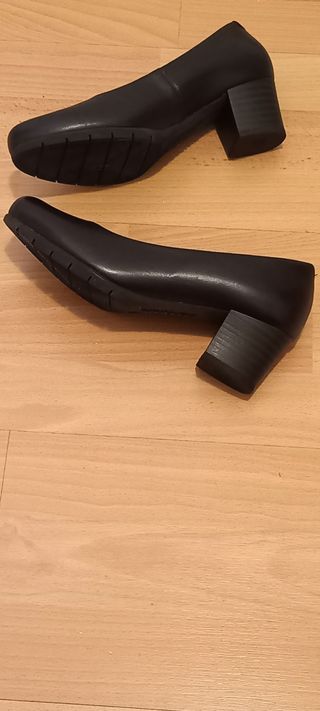 Zapatos PITILLOS negros tacón bajo 3 cm
