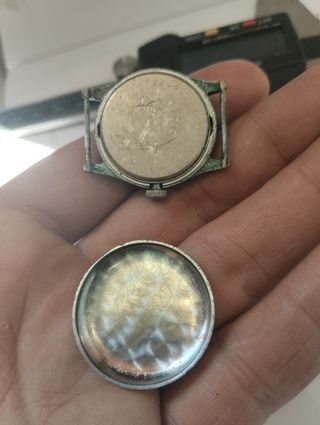 Reloj tipo militar de cuerda