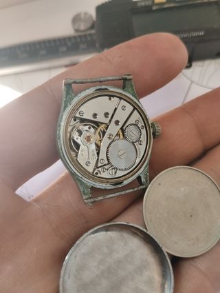 Reloj tipo militar de cuerda