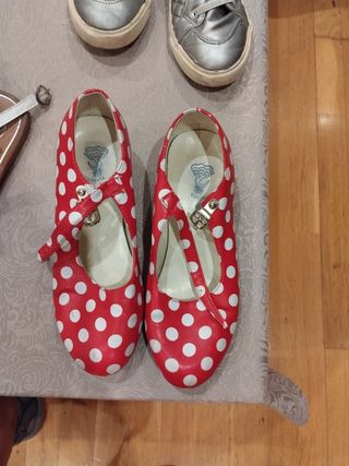 Zapatos Flamenco lunares rojos nº35