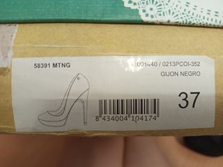 Tacones negros Mustang