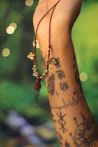 Collar macramé con piedras
