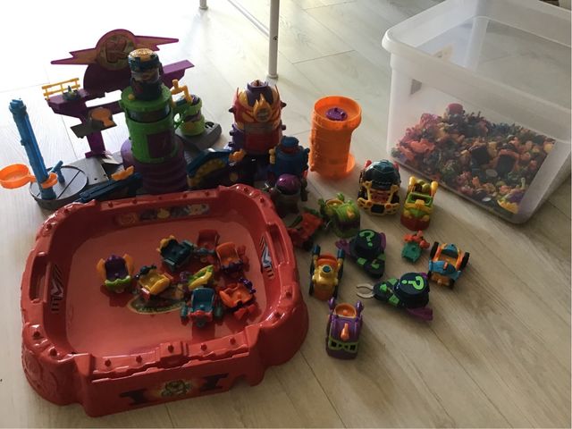 Super Zings: lote de coches y figuras