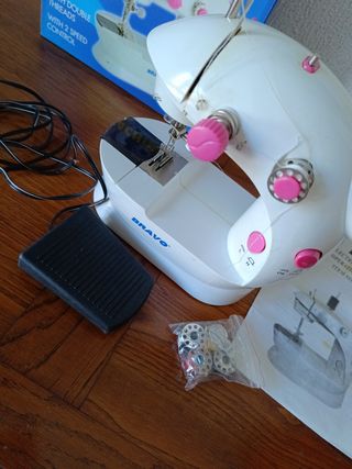 Mini Máquina de Coser