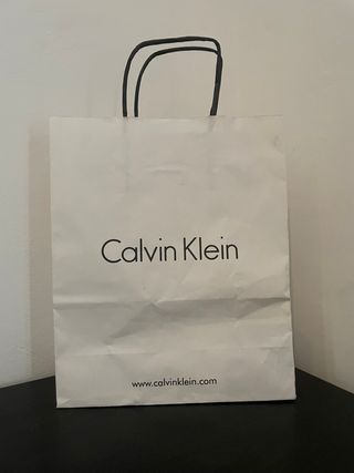 Bolsa Calvin Klein blanca – compacta – 20x25 aprox