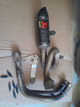 Escape Akrapovic Yamaha MT-07 carbono