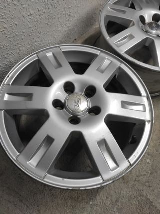 2 Llantas Ford 16" usadas