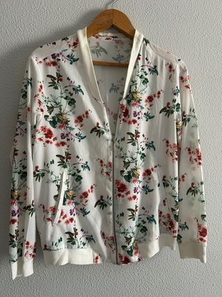 Bomber floral blanco