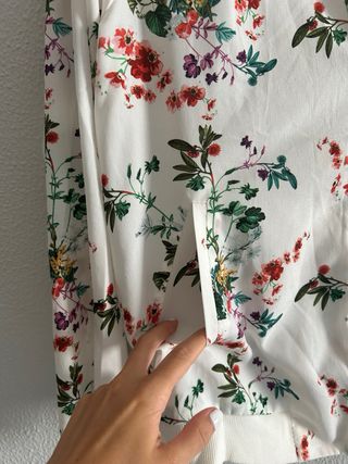 Bomber floral blanco