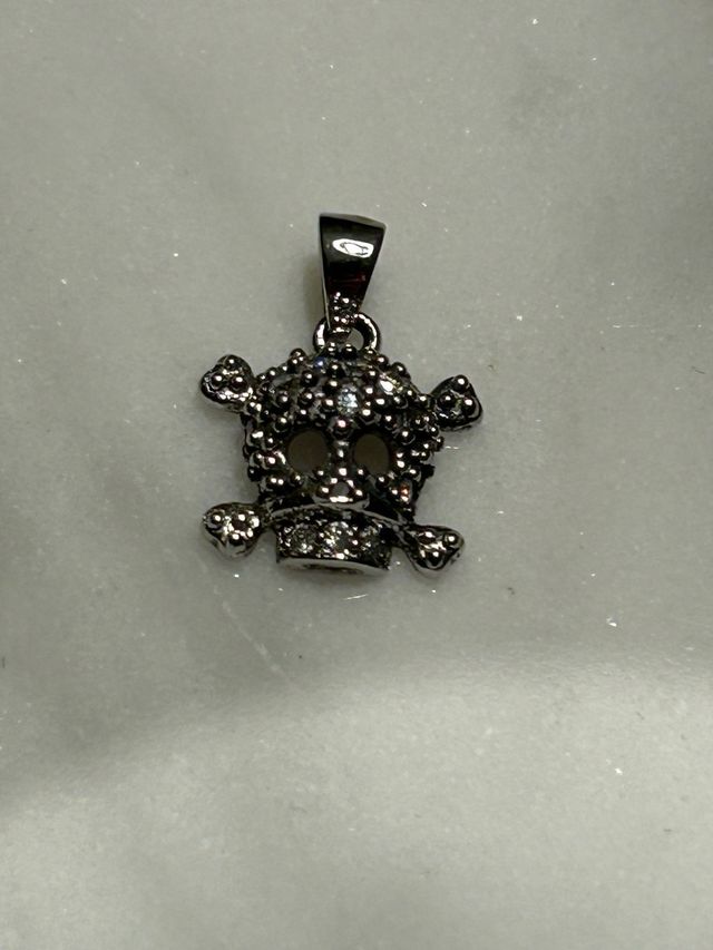 Ciondolo teschio argento | Pietre