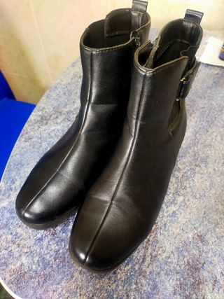 Botines negros mujer
