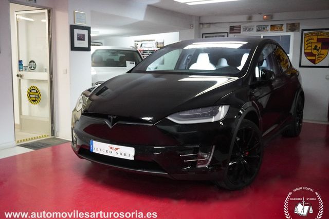 Tesla Model X 2020