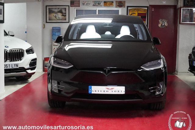 Tesla Model X 2020