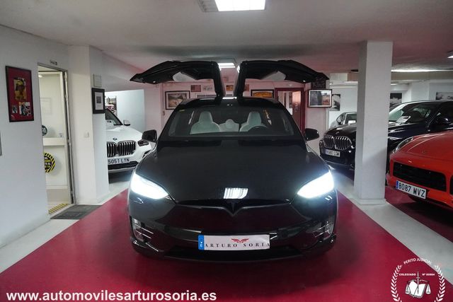 Tesla Model X 2020