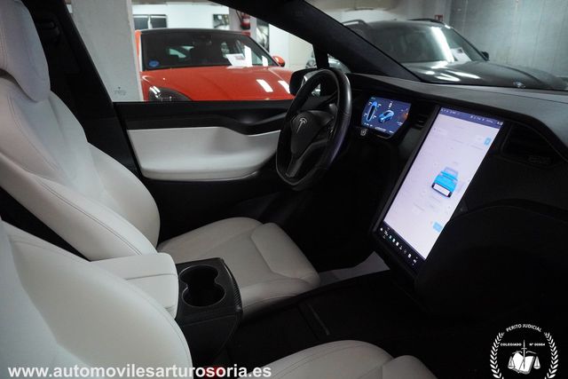 Tesla Model X 2020