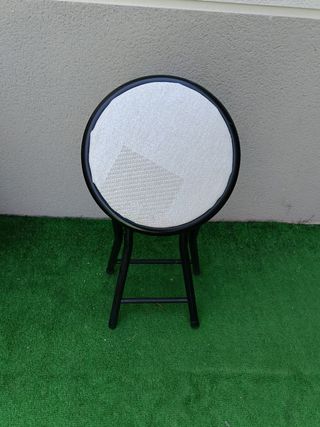 Taburete plegable metálico beige