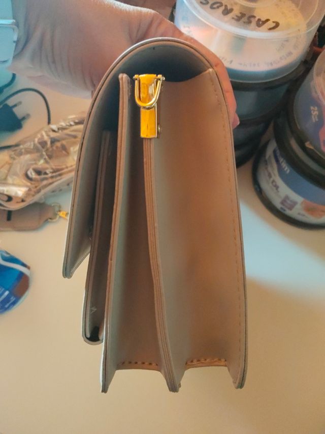 Bolso  beige bandolera