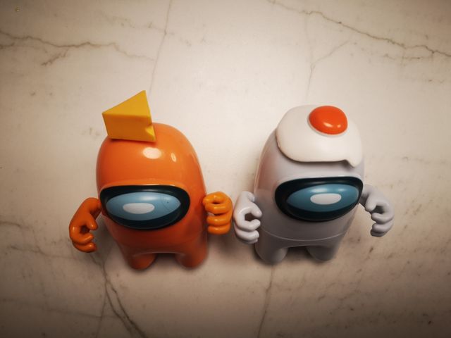 2 Figuras Among Us