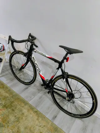 Bicicleta Carretera Kuota Kharma carbono
