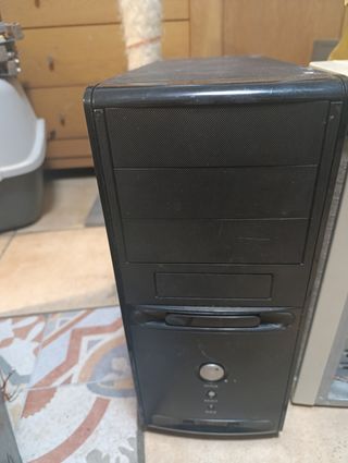 Torre PC negra