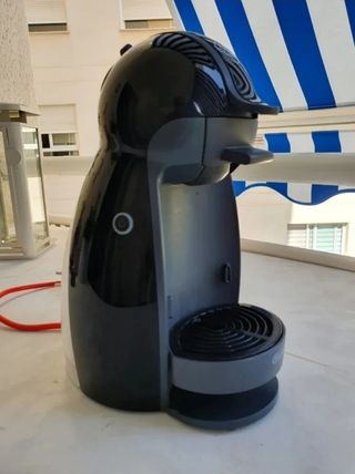 Cafetera Dolce Gusto negra