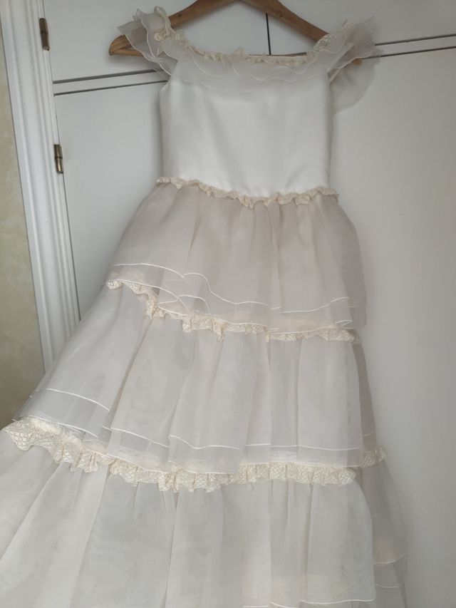 Vestido comunión niña beige y blanco