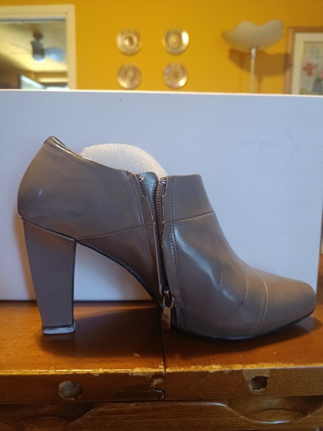 Stivaletti in Pelle TG. 38