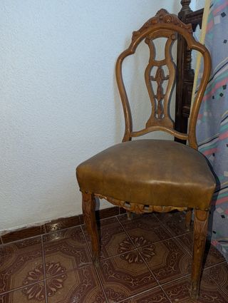 Silla antigua madera tallada - Asiento piel