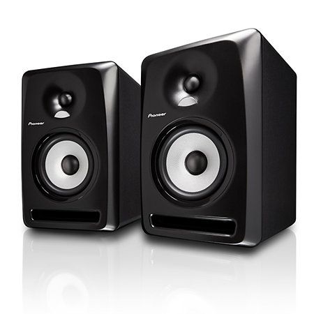 Equipamiento de sonido: dj,altavoce,mic,groovebox