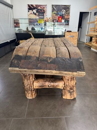 Mesa de trillo rústica